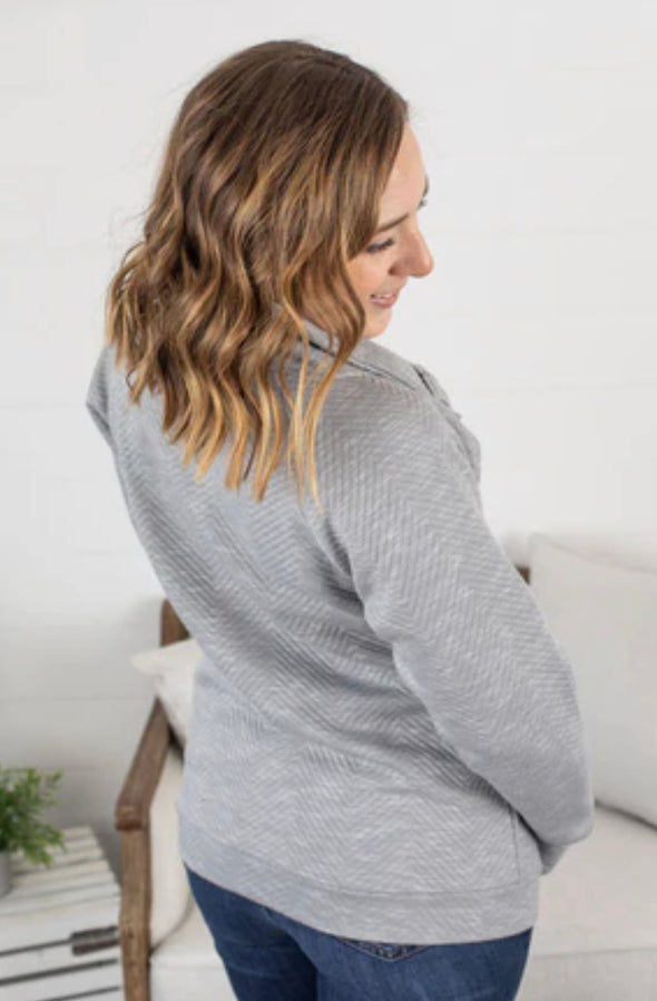Quilted Button Snap Pullover in Grey